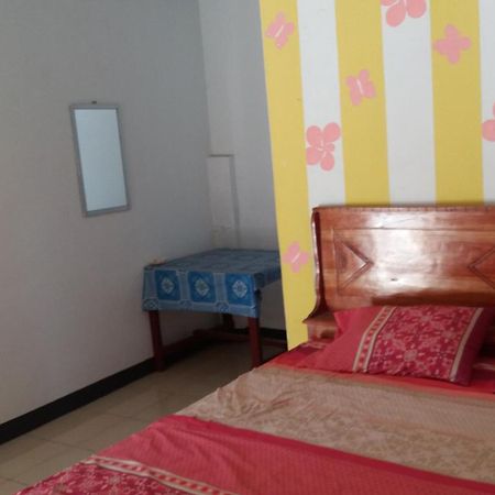 Ekas Beach Guesthouse Mitra Reddoorz Bilik gambar
